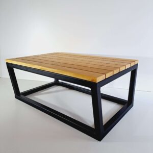 Solide hardhouten tuintafel